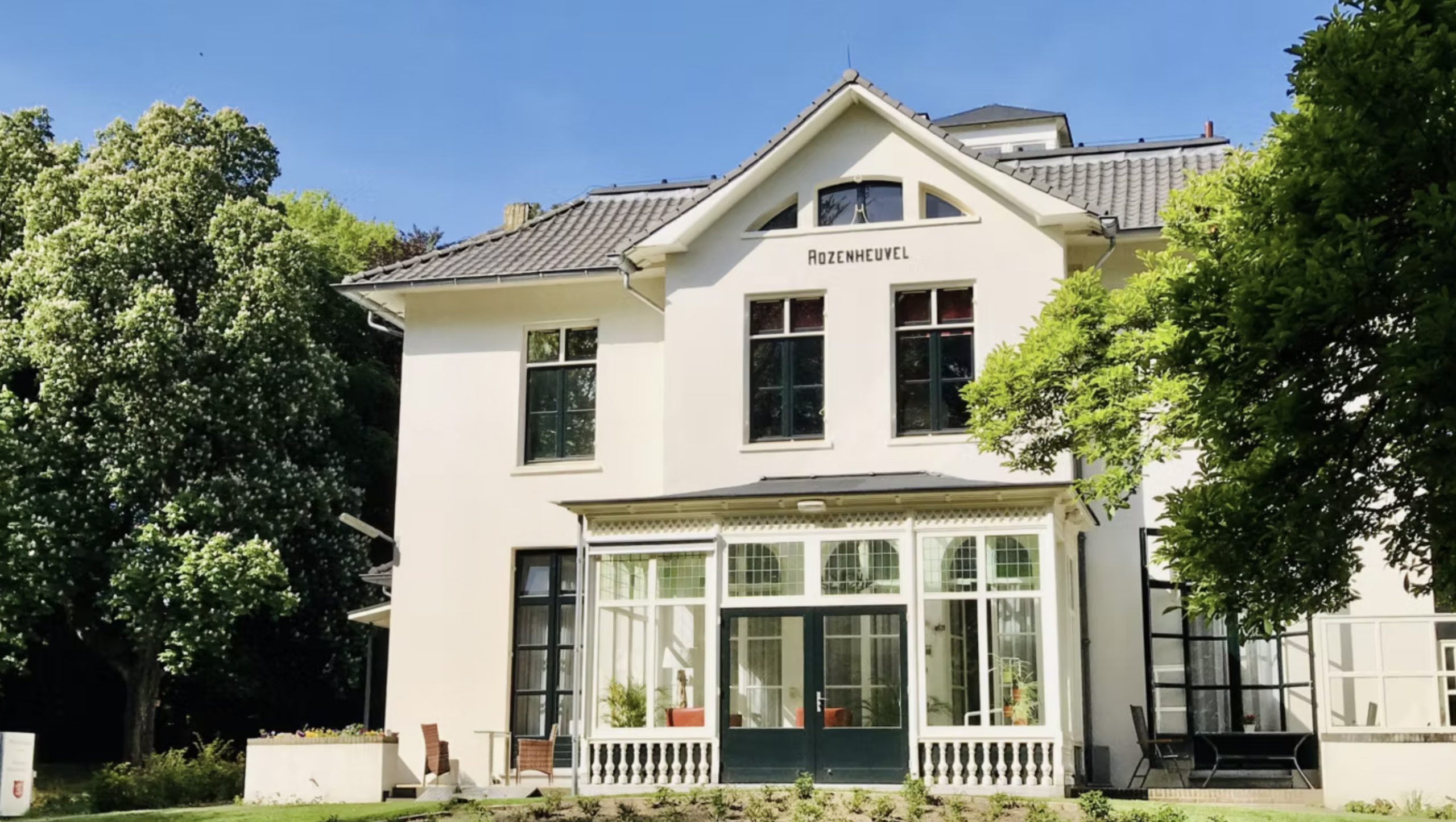 beeld van hopsice Rozenheuvel gebouw